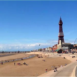 Black Pearl Luxury Apartment Blackpool