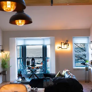 Mumbles & Stunning Ocean Views - Sleeps 4 Apartment Swansea