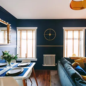 Retreat Apartment Cardiff